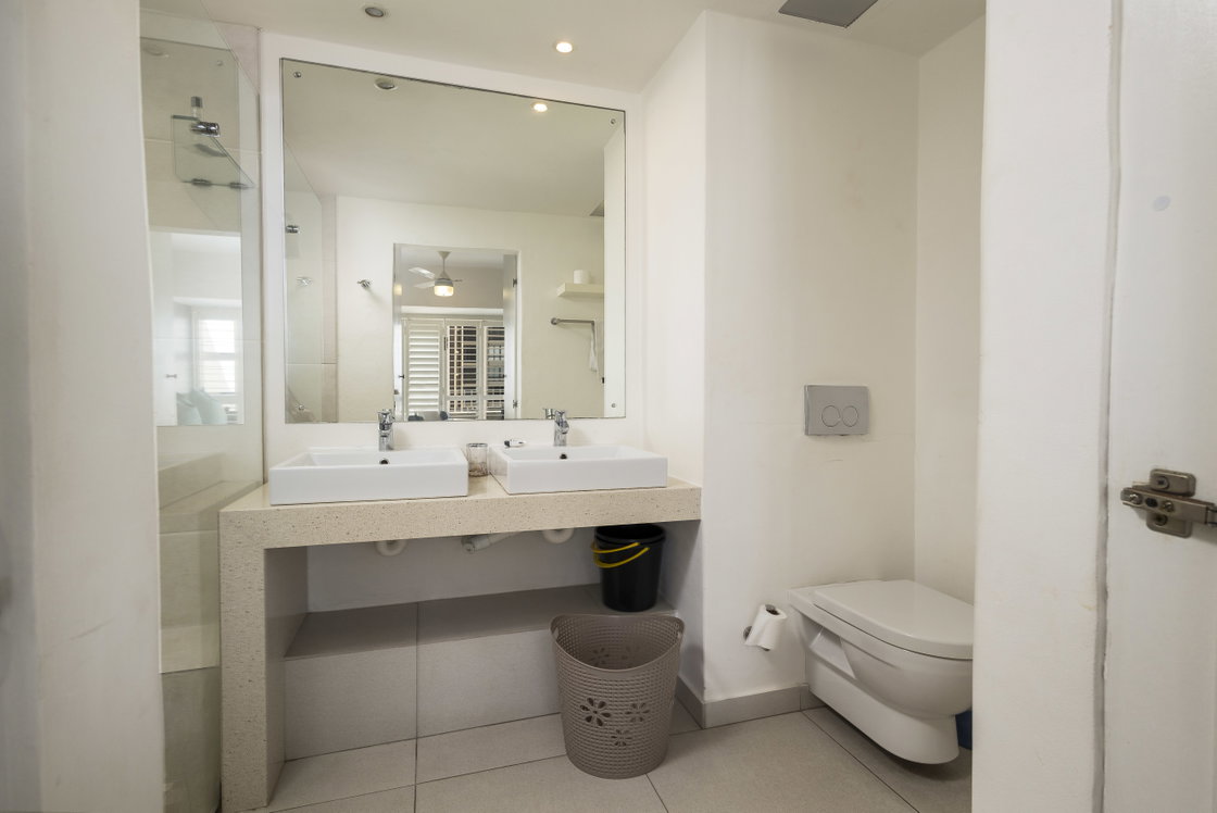 Main en suite