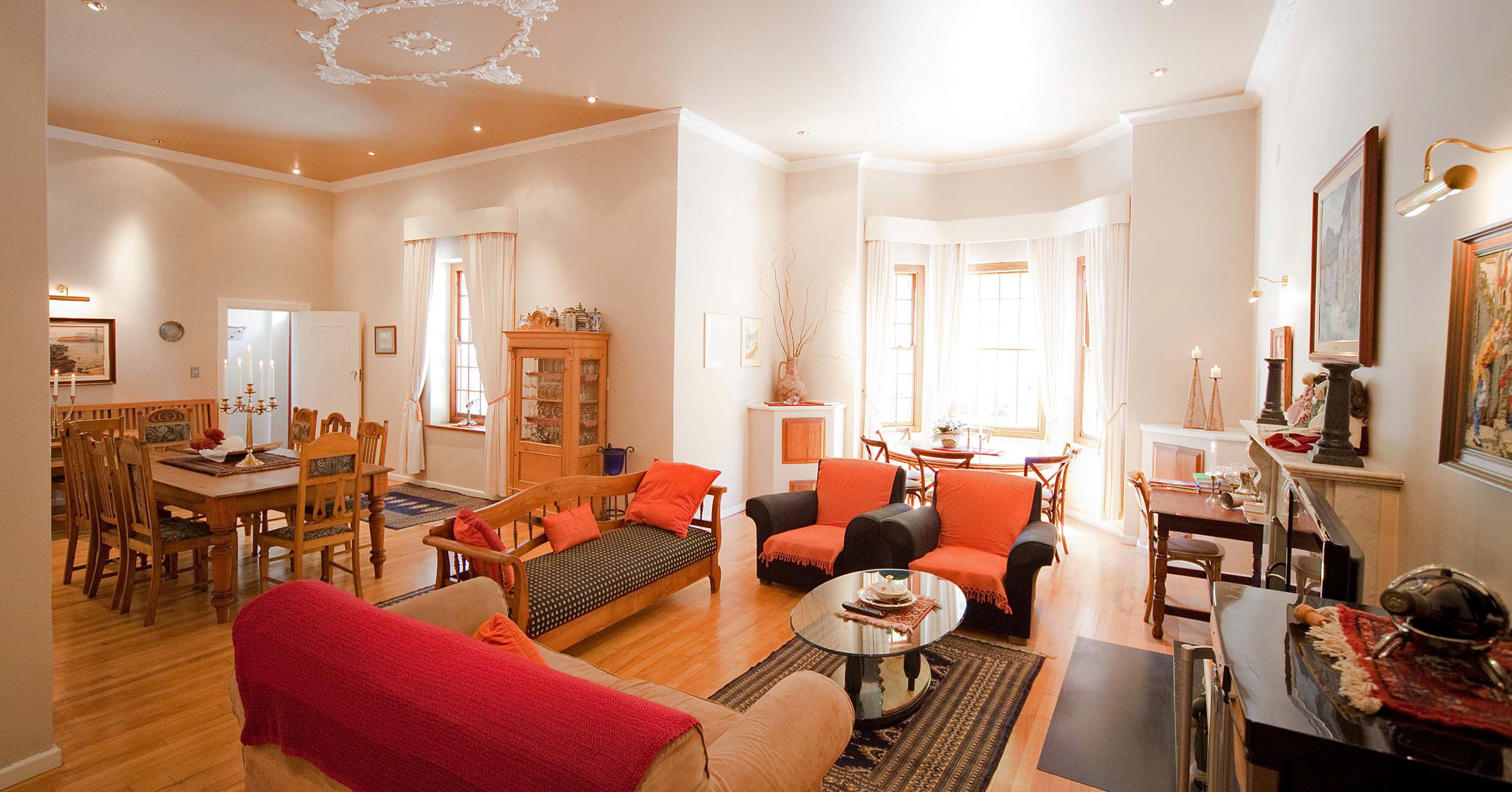Our stylishly lounge.