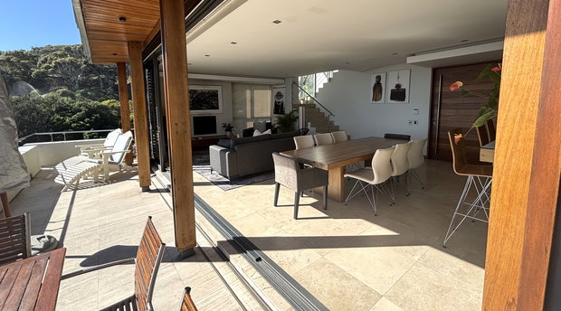 Villa 2 - inside outside living