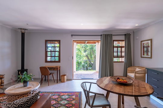 holiday accommodation luxury self catering stellenbosch blaauwklippen valley