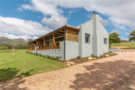 Top location at the foot of the Helderberg with views on Stellenbosch Mountain at Mont Angelis
