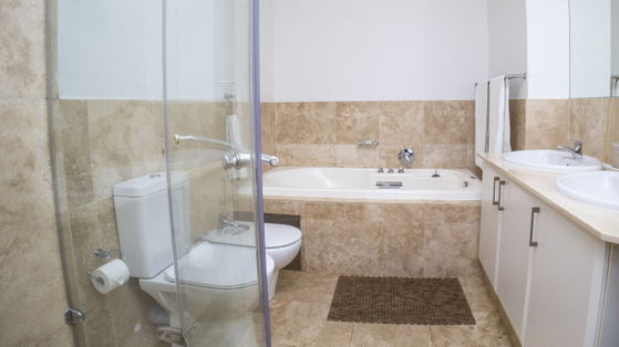 Main En Suite