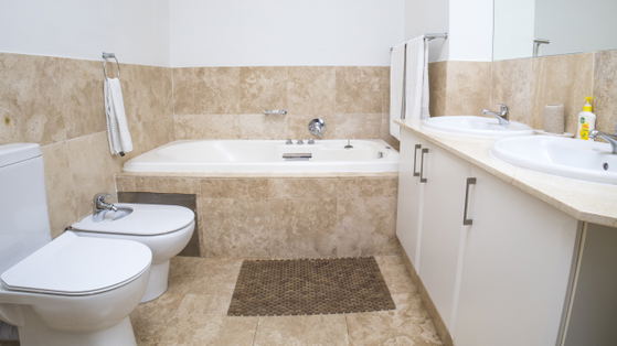 Main En Suite