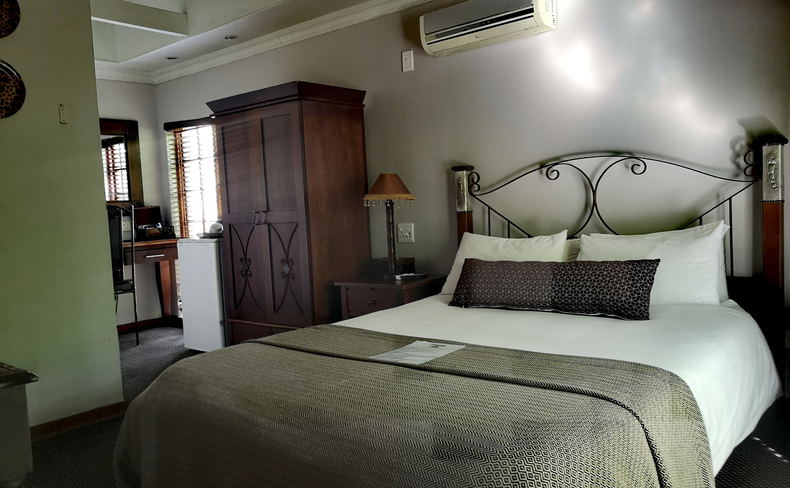 Luxury African House Rooms