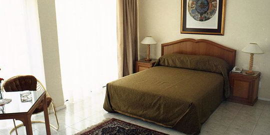 Standard Queen Room