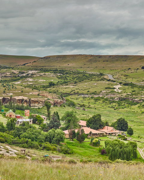 linwoodfarm.co.za-clarens-accommodation-linwwod-guest-farm-6km down the Fouriesburg Road