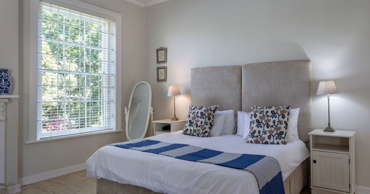 Guest House Accommodation in Rondebosch - Sandown Lodge