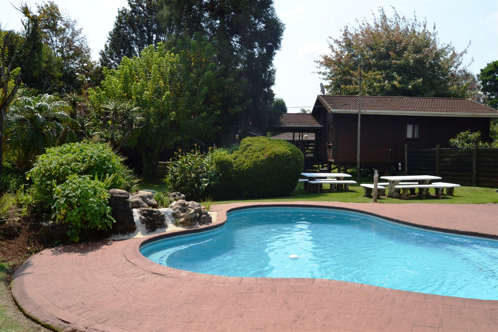 Log Cabin & Settlers Village pool and WiFi area