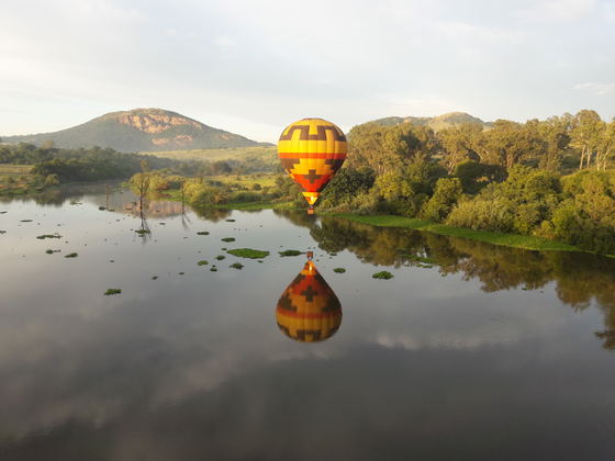 Hot Air Ballooning over the Crocodile River Hot Air Ballooning over the Crocodile River