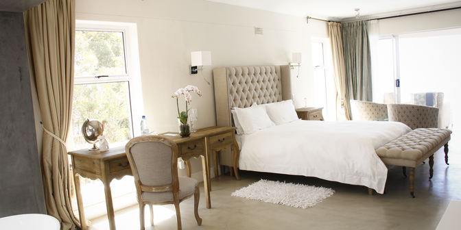 "Elise" Deluxe Queen Room with Sea View
