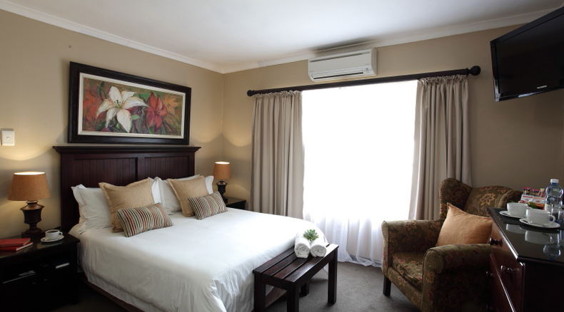 accommodation with aircon in middelburg ec