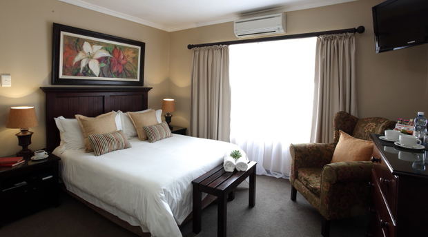 accommodation with aircon in middelburg ec