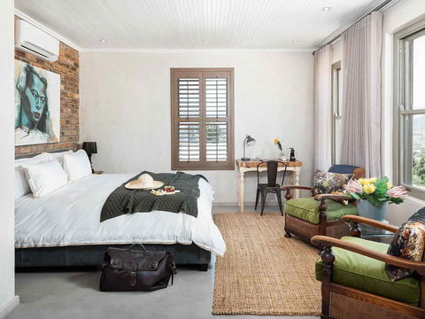 Room 7 - Superior King Room