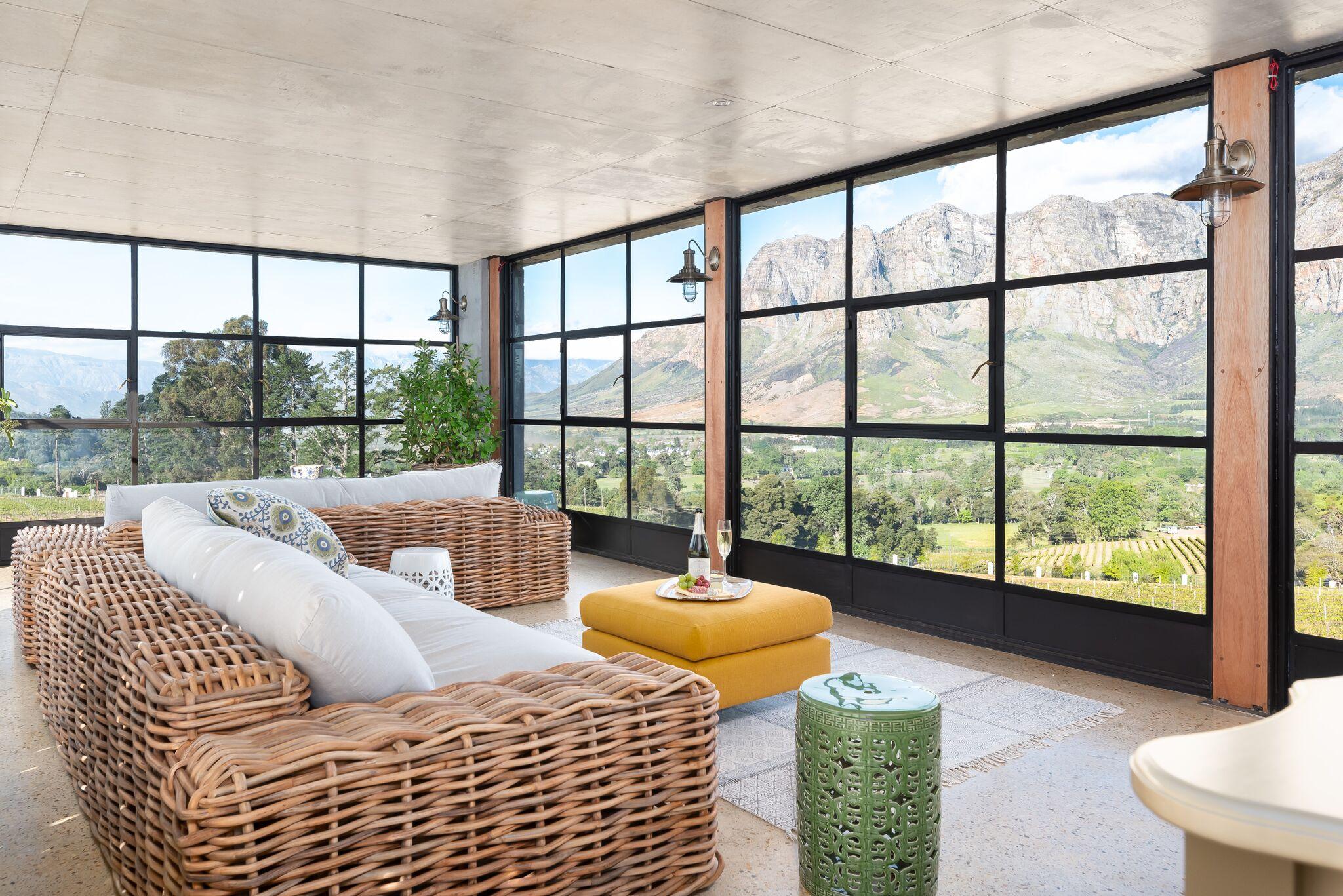 De Zeven overlooking the Banhoek Valley