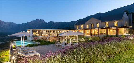 Special Offer off first stay at De Zeven Guest Lodge, located between Stellenbosch and  Franschhoek in the Cape Winelands , South Africa