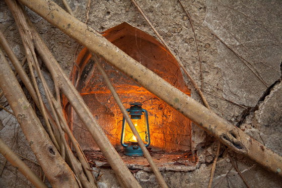 Ambiance in the ruins on Chole