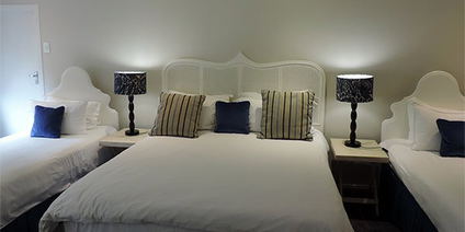 Kingsize Family Room in Main House