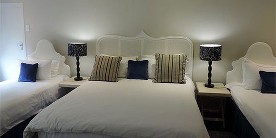 Kingsize Family Room in Main House