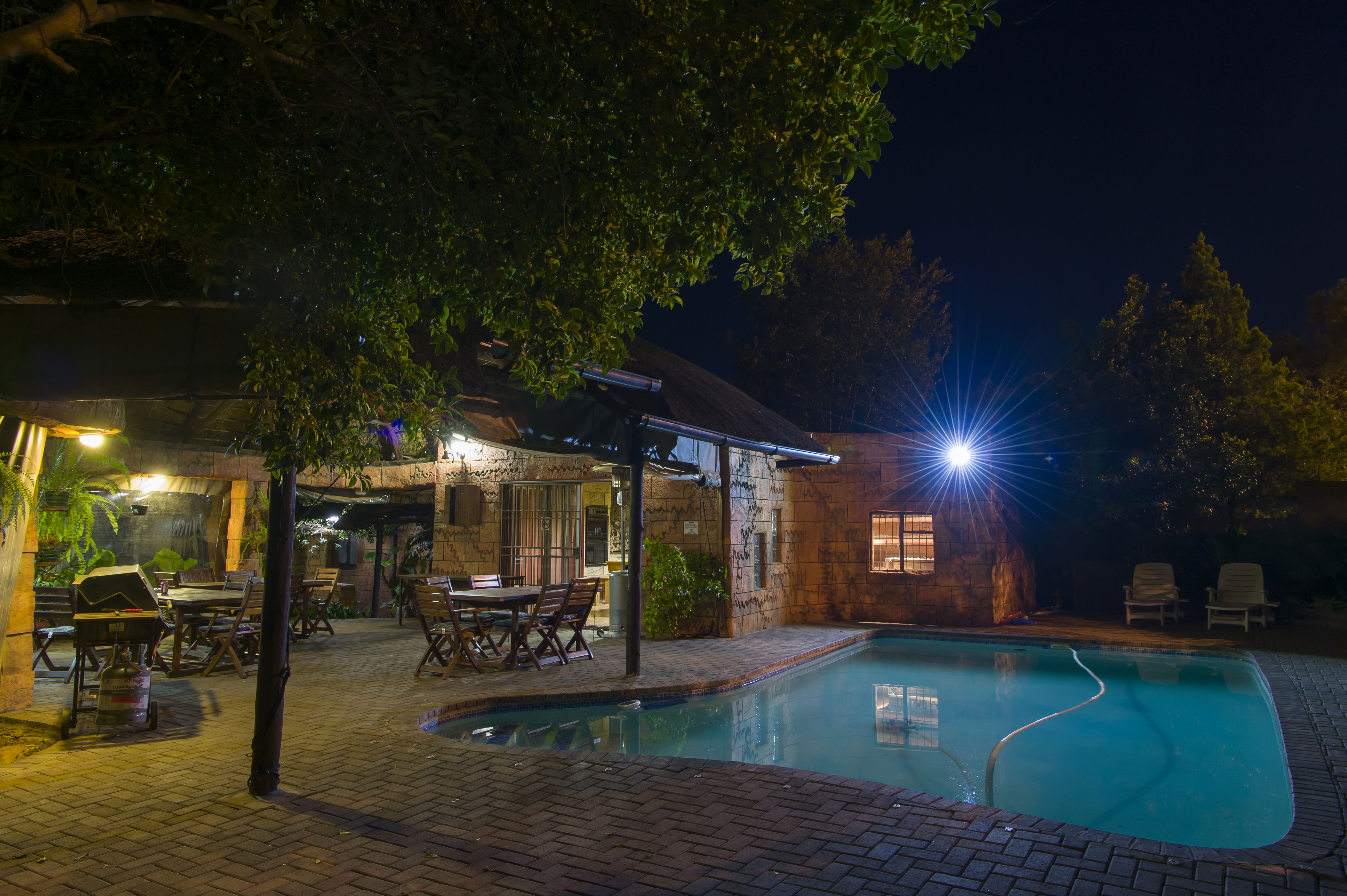 Braai Facilities next to Pool and Lapa