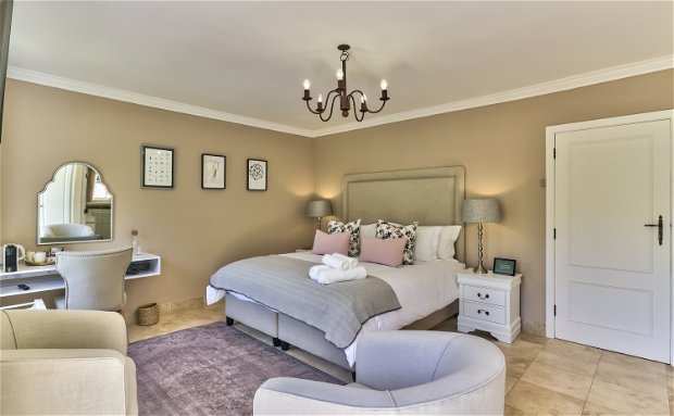 Superior Luxury Suite Bedroom Fynbos