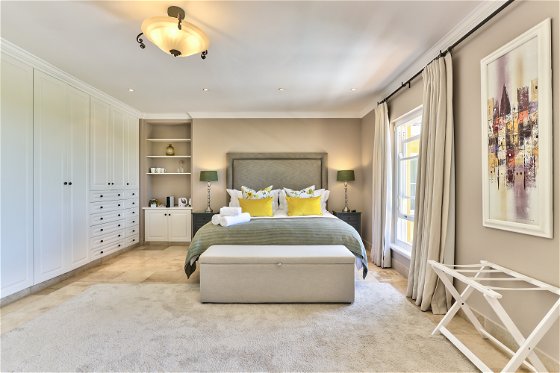 Superior De Luxe Suite Bedroom Yellowood