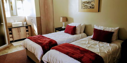 Strelitzia Twin Room