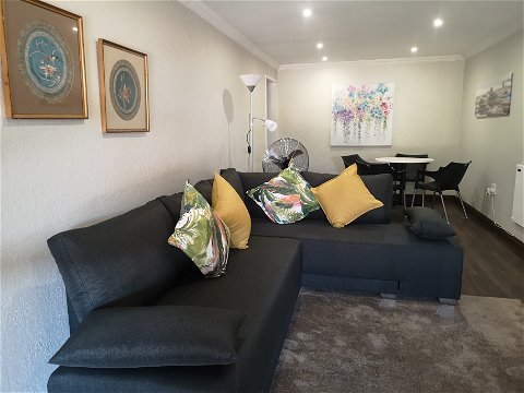 Frangipani - Lounge / dining room area