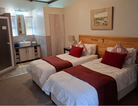 Strelitzia room - Twin beds