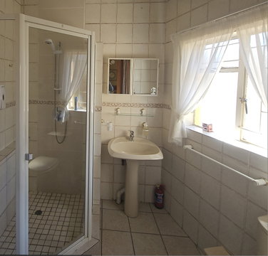 Sunflower room - Bathroom
