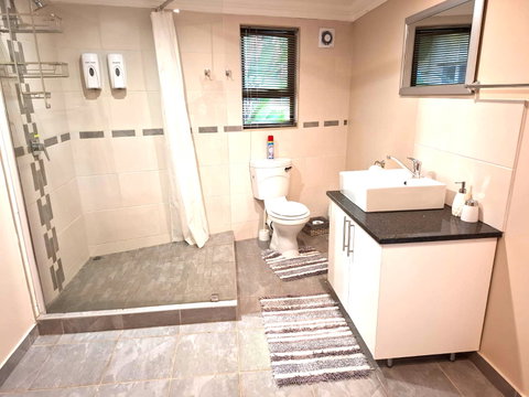 Tulip room - Bathroom
