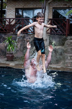 Outdoor swimming pool at Bon A Vie self-catering accommodation, Gonubie