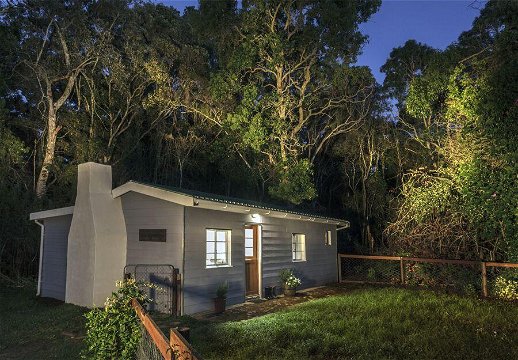 Our self catering Bush Pig Cottage is a private romantic setting at the edge of the forest and is ideal for birding