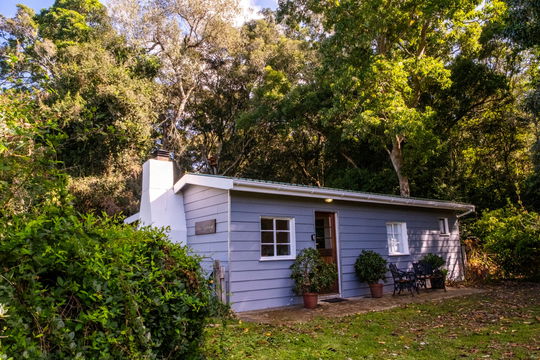 Bush Pig Cottage, Natures Way Farm Stay Accommodation, The Crags, Plettenberg Bay