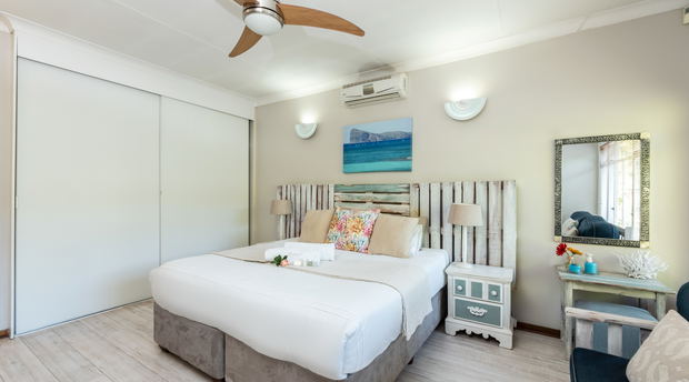 Self catering accommodation Large Main bedroom Self catering accommodation Large Main bedroom