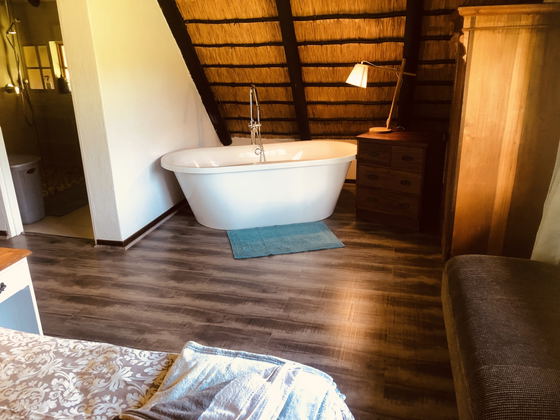 Beautiful Free-standing bath