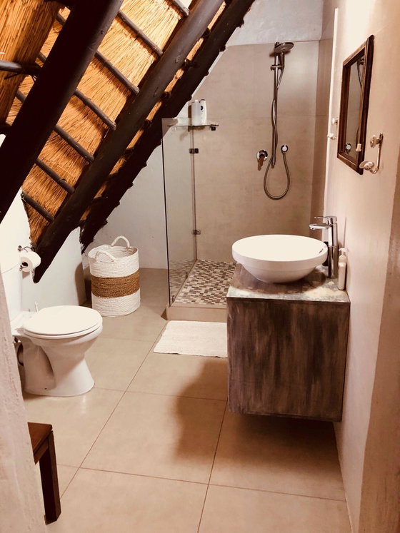 Ensuite Bathroom to Upstairs Bedroom