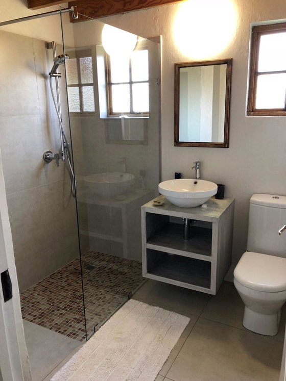 Shared downstairs Bathroom