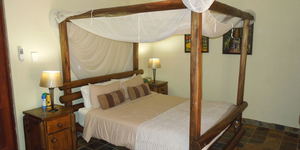 Main room of family room for 4 (separate bunk bed room)