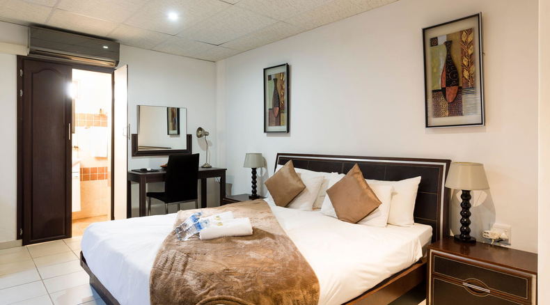 Deluxe Suites - Guest House Accommodation