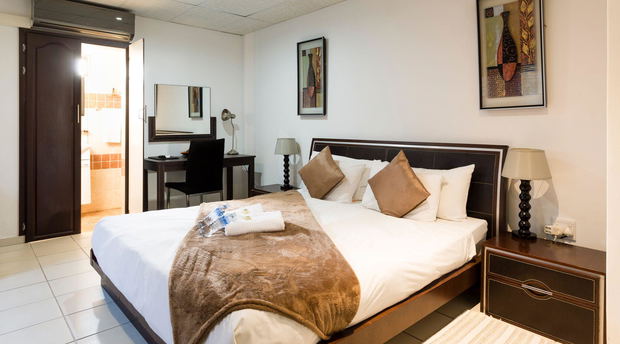 Deluxe Suites - Guest House Accommodation Deluxe Suites - Guest House Accommodation