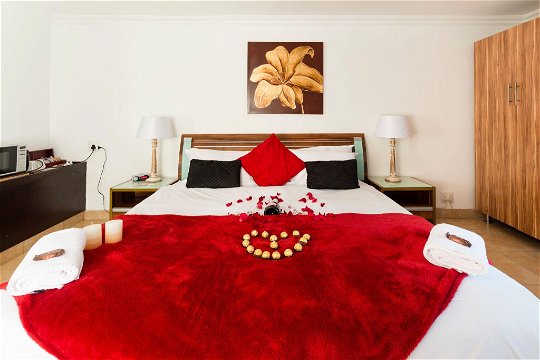 Honeymoon Suite - Guest House Accommodation