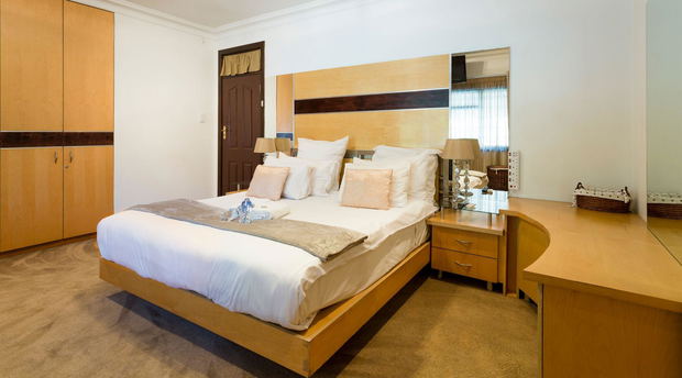 Executive Suites - Guest House Accommodation Executive Suites - Guest House Accommodation