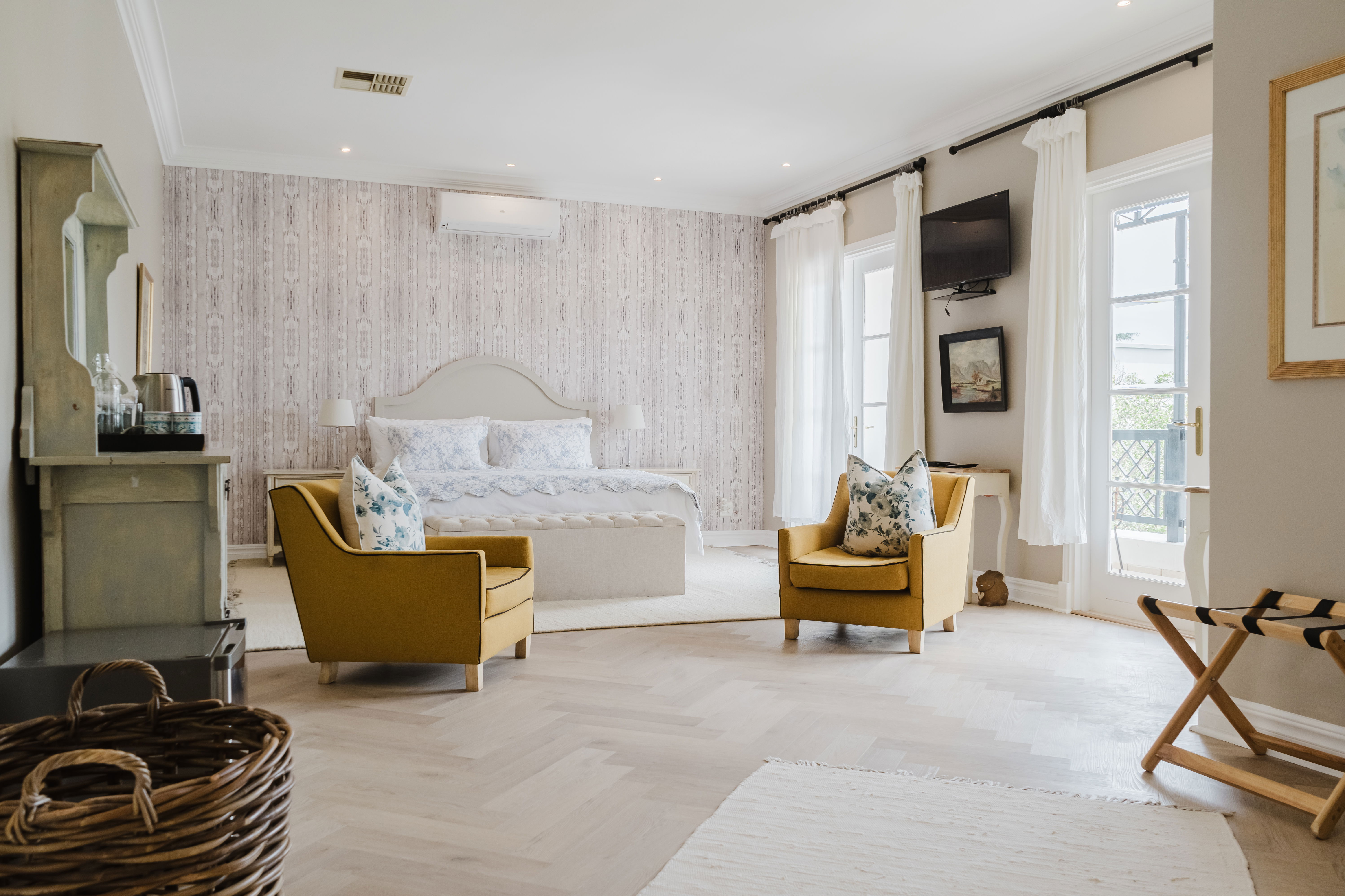 luxury corporate accommodation Hyde Park stay
