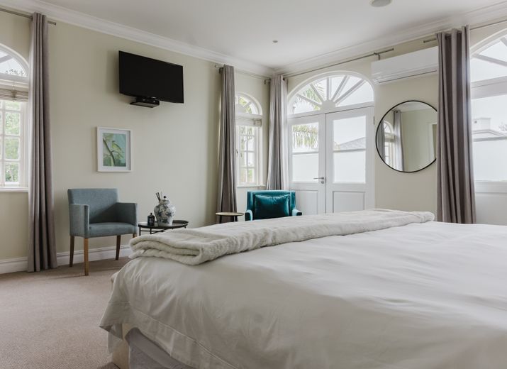Superior King Room with Balcony 401