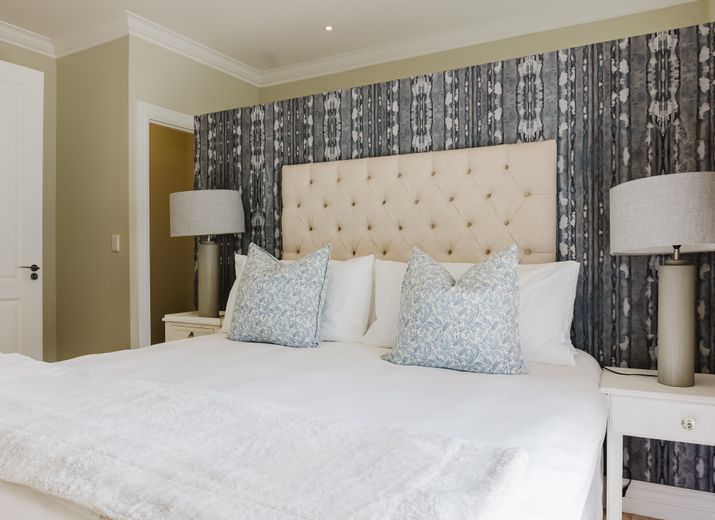 Standard King Room with Bath 406