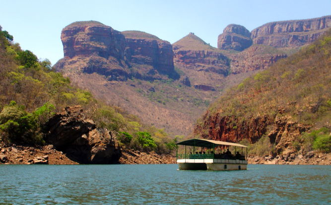 Khaya Hanci Lodge and Horse Trails offers a cruise on the Blyde River Canyon Dam, where you can see the Kadishi Tufa waterfall, crocodiles, hippos, monkeys, baboons and birds while taking in the splendour of the three rondawels Khaya Hanci Lodge and Horse Trails offers a cruise on the Blyde River Canyon Dam, where you can see the Kadishi Tufa waterfall, crocodiles, hippos, monkeys, baboons and birds while taking in the splendour of the three rondawels