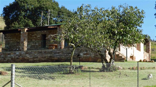 Pet friendly fenced Farmstead