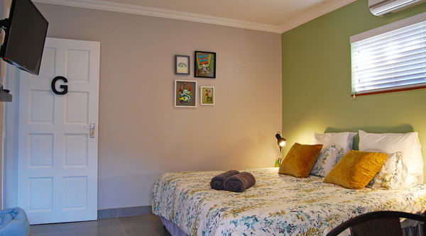 Rooms & Cabins