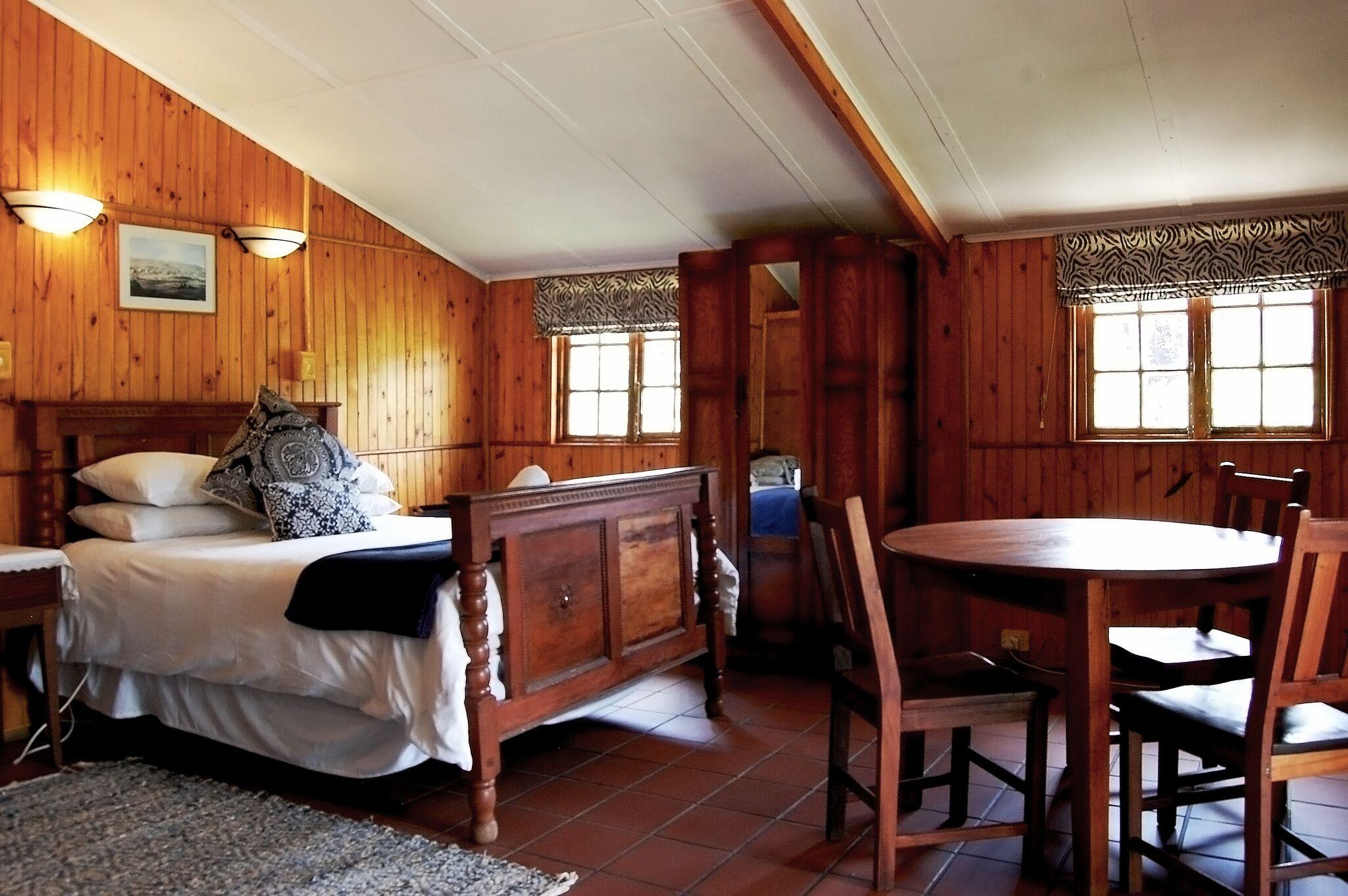 Rooms & Cabins