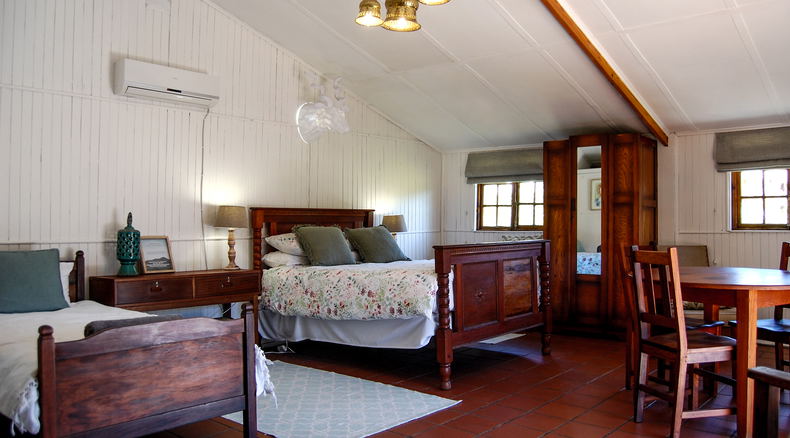 Log Cabin Clarens Bedroom Rustic